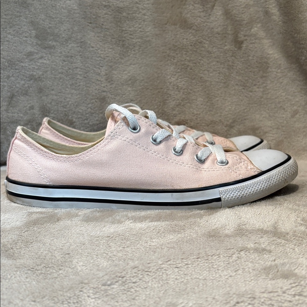 Converse ALL STAR Chucks soft pink women’s US7 - lots of life left!